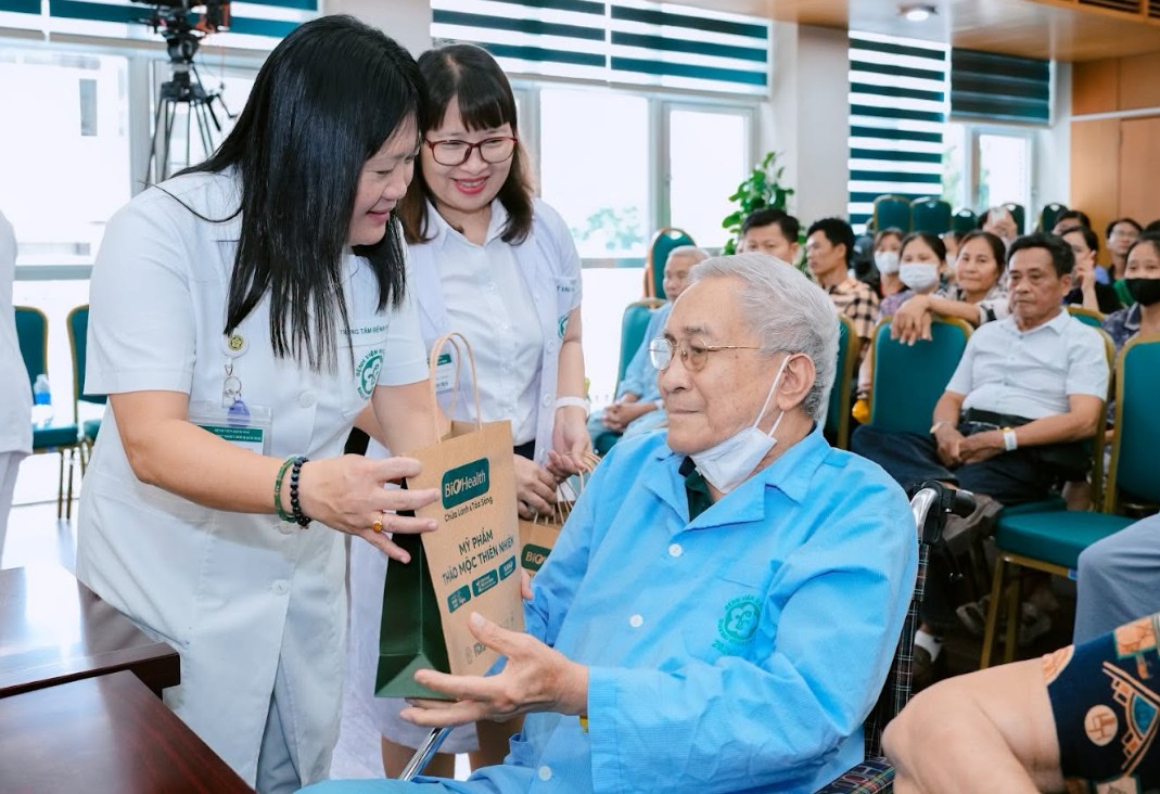 Chính sách ưu đãi người có công ngày càng toàn diện, thiết thực